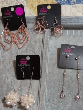 Paparazzi Rose Gold Floral Wire Hoop Earrings - Rose Gold